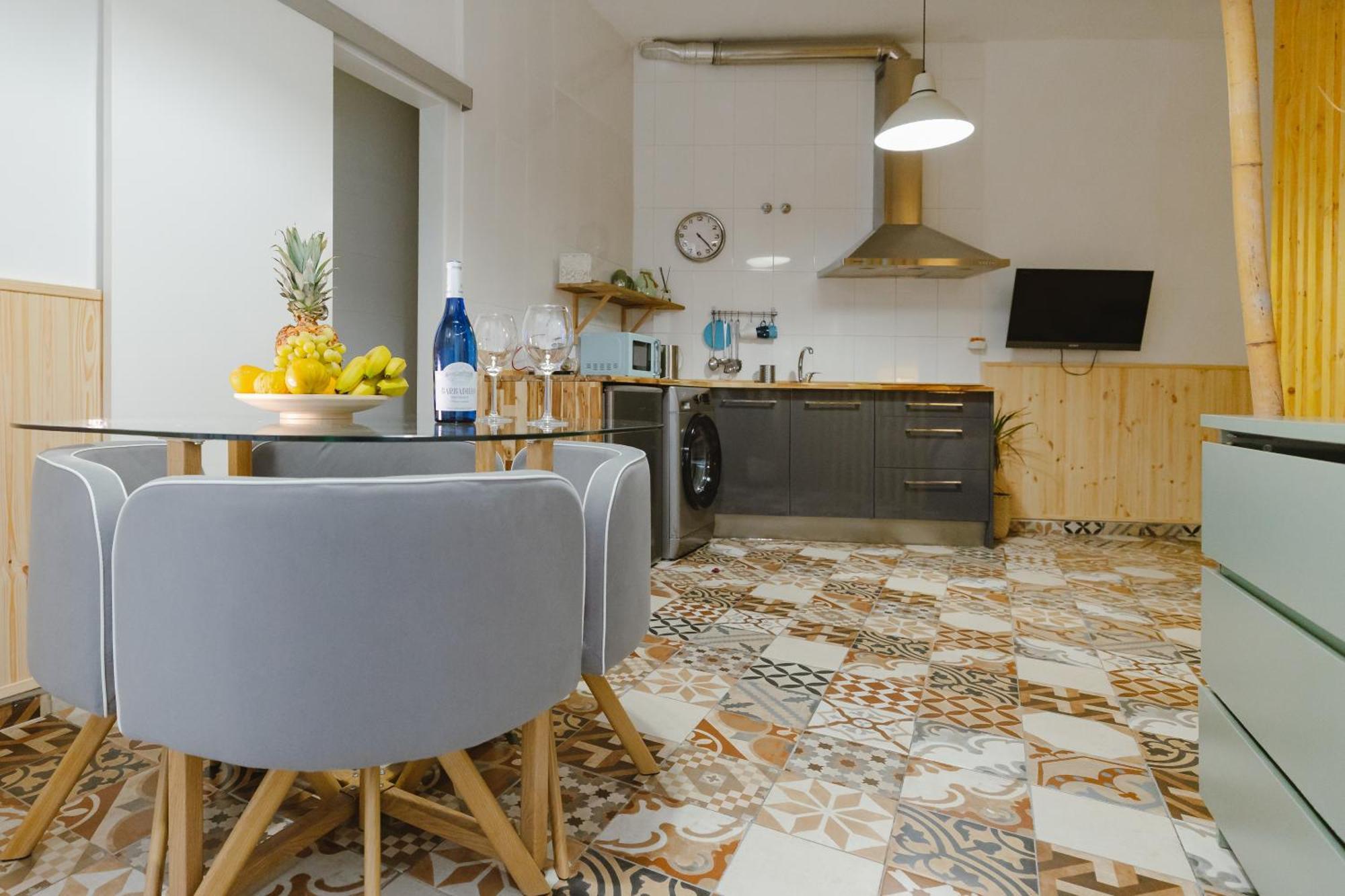 Letsmalaga - Lovely Studio In Malaga Centre ภายนอก รูปภาพ